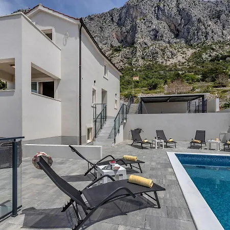 Stunning In Dra With Private Pool *