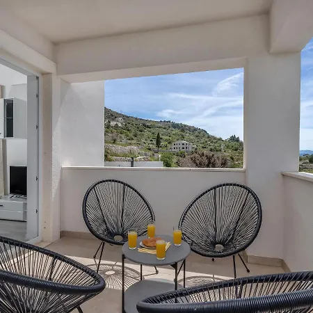 Stunning In Dra With Private Pool * Drasnice