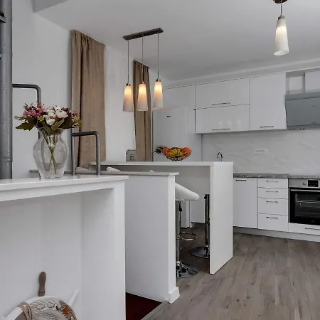 Stunning In Dra With Private Pool * Drasnice