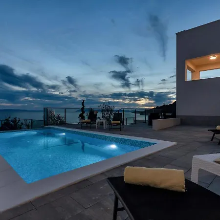 Stunning In Dra With Private Pool Villa
