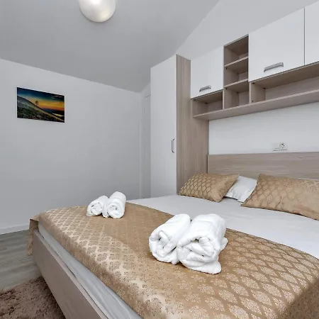 Stunning In Dra With Private Pool