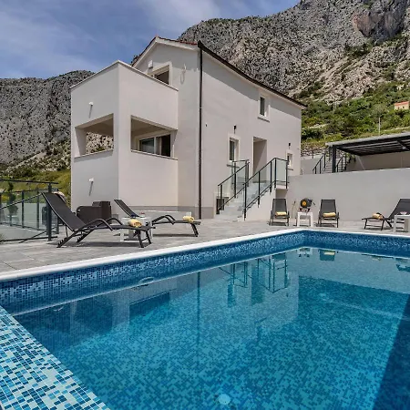 Stunning In Dra With Private Pool * Drasnice
