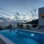 Stunning Villa With Pool * Drasnice