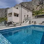 Stunning Villa With Pool * Drasnice
