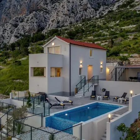 Stunning In Dra With Private Pool Villa